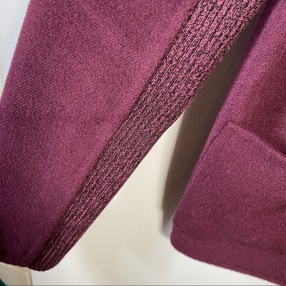 ST JOHN FOR NORDSTROM Purple with knit under each arm. One button closure Size 6 - Picture 5 of 8